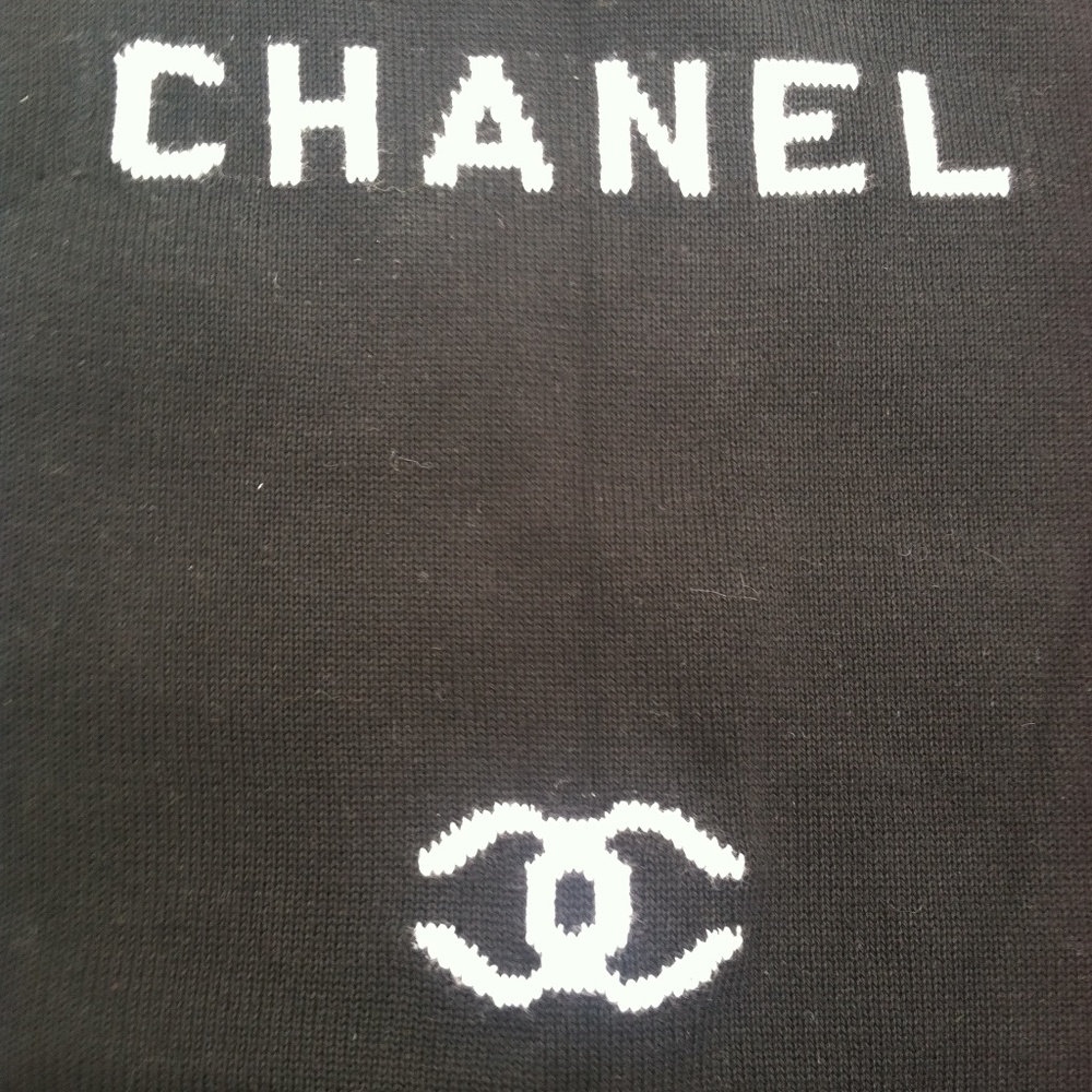 CHANEL KNIT TOP